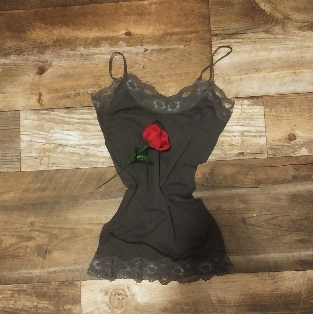 Lace camie